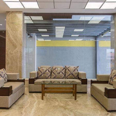 Hotel Hills Tirupattur Tiruppatur Eksteriør bilde