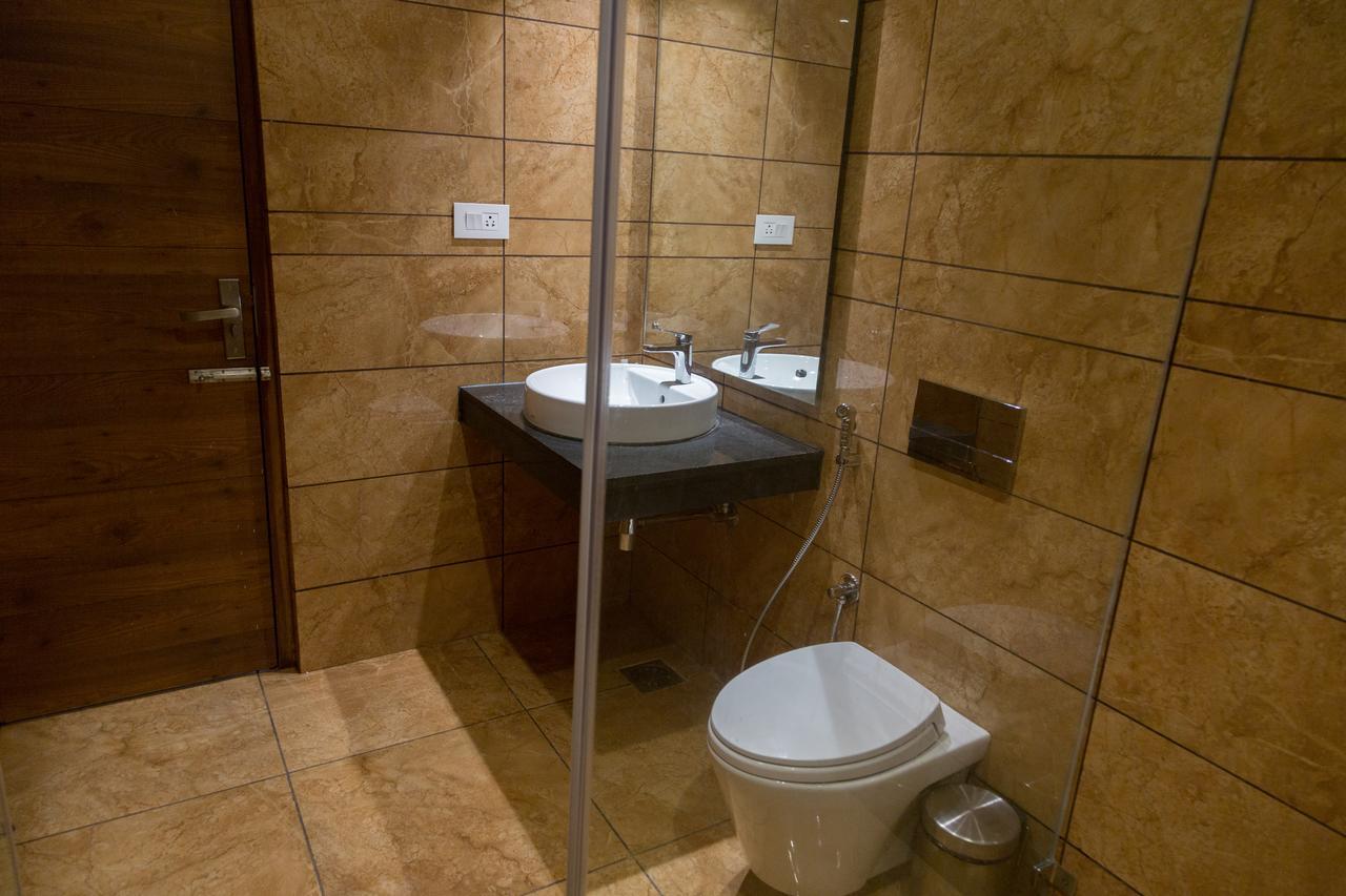 Hotel Hills Tirupattur Tiruppatur Eksteriør bilde