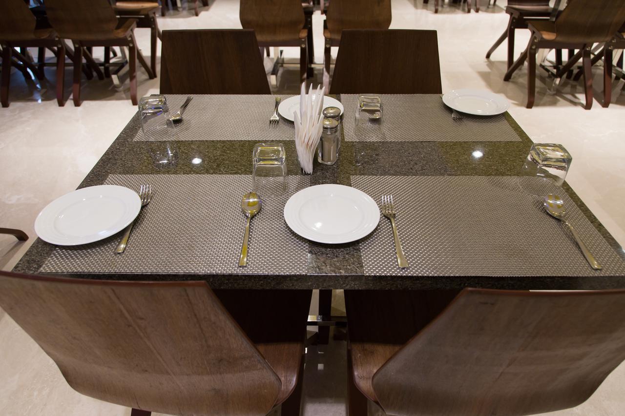 Hotel Hills Tirupattur Tiruppatur Eksteriør bilde