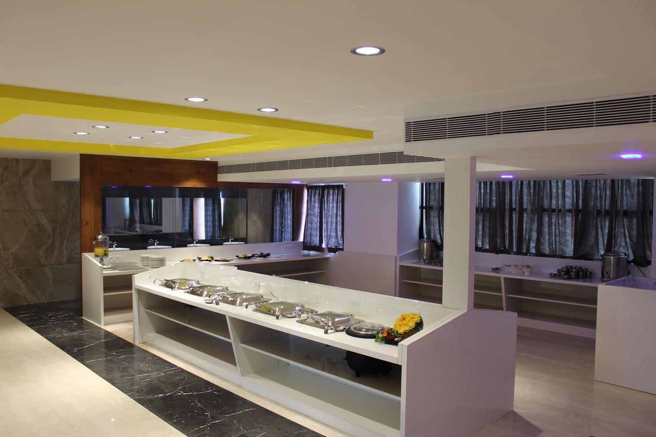 Hotel Hills Tirupattur Tiruppatur Eksteriør bilde