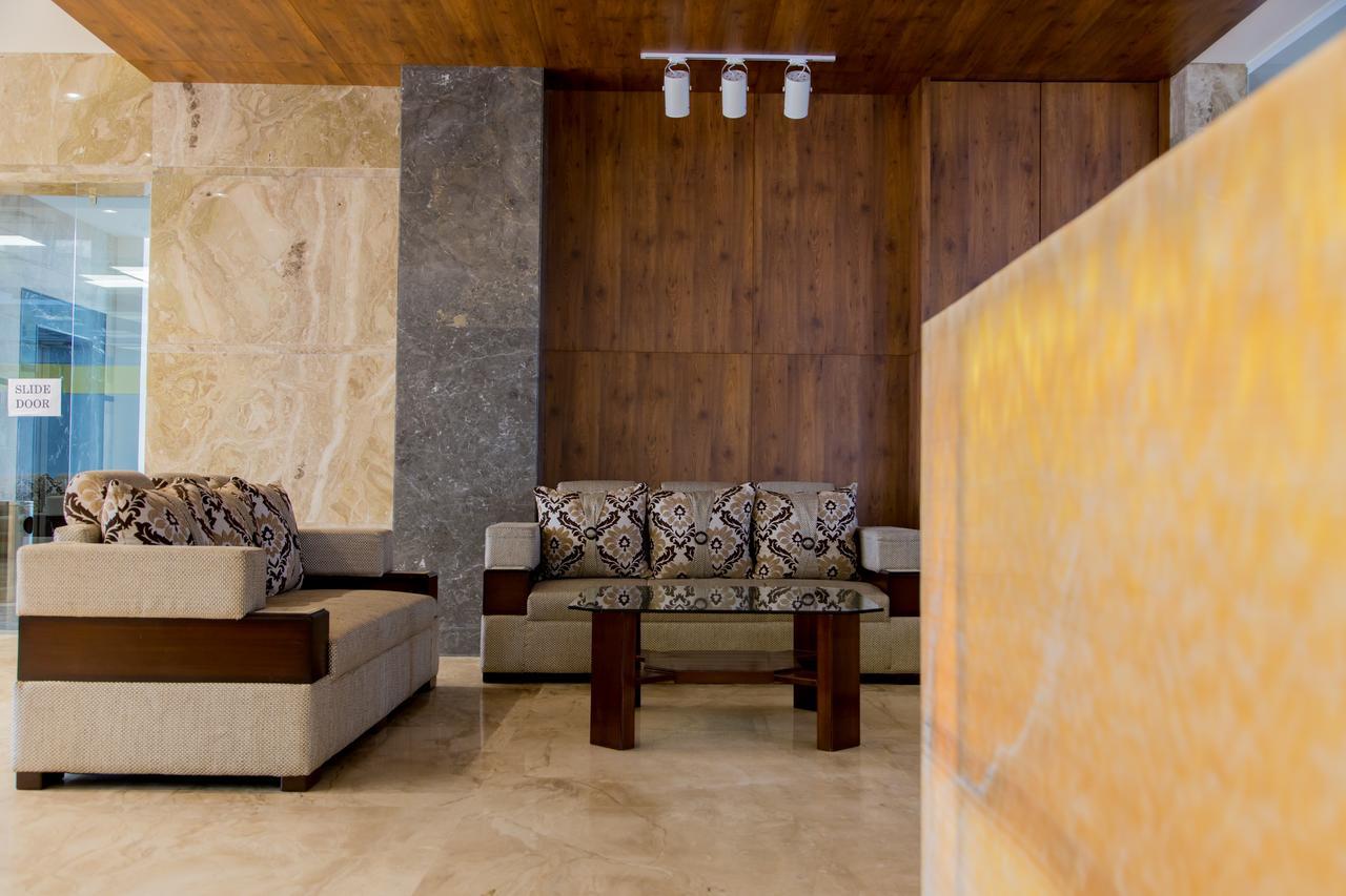 Hotel Hills Tirupattur Tiruppatur Eksteriør bilde