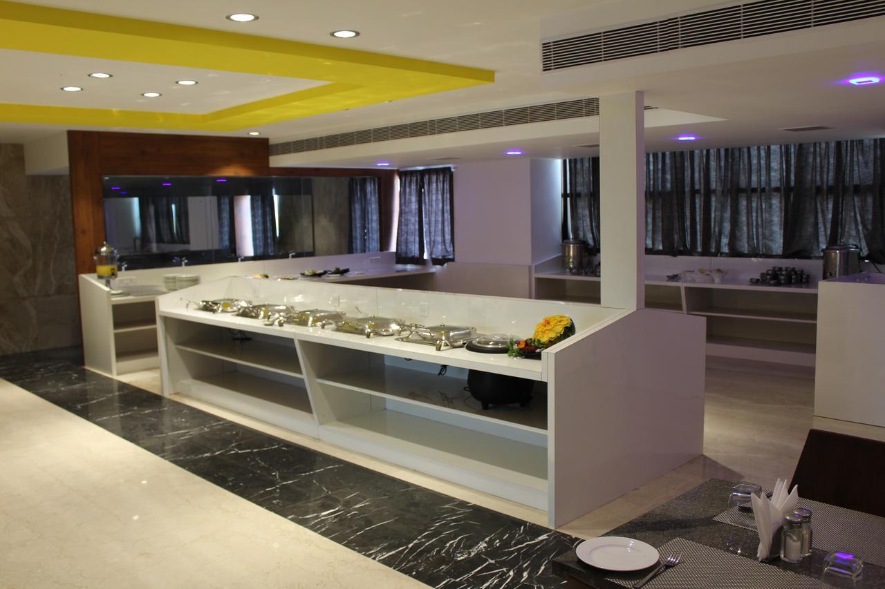 Hotel Hills Tirupattur Tiruppatur Eksteriør bilde