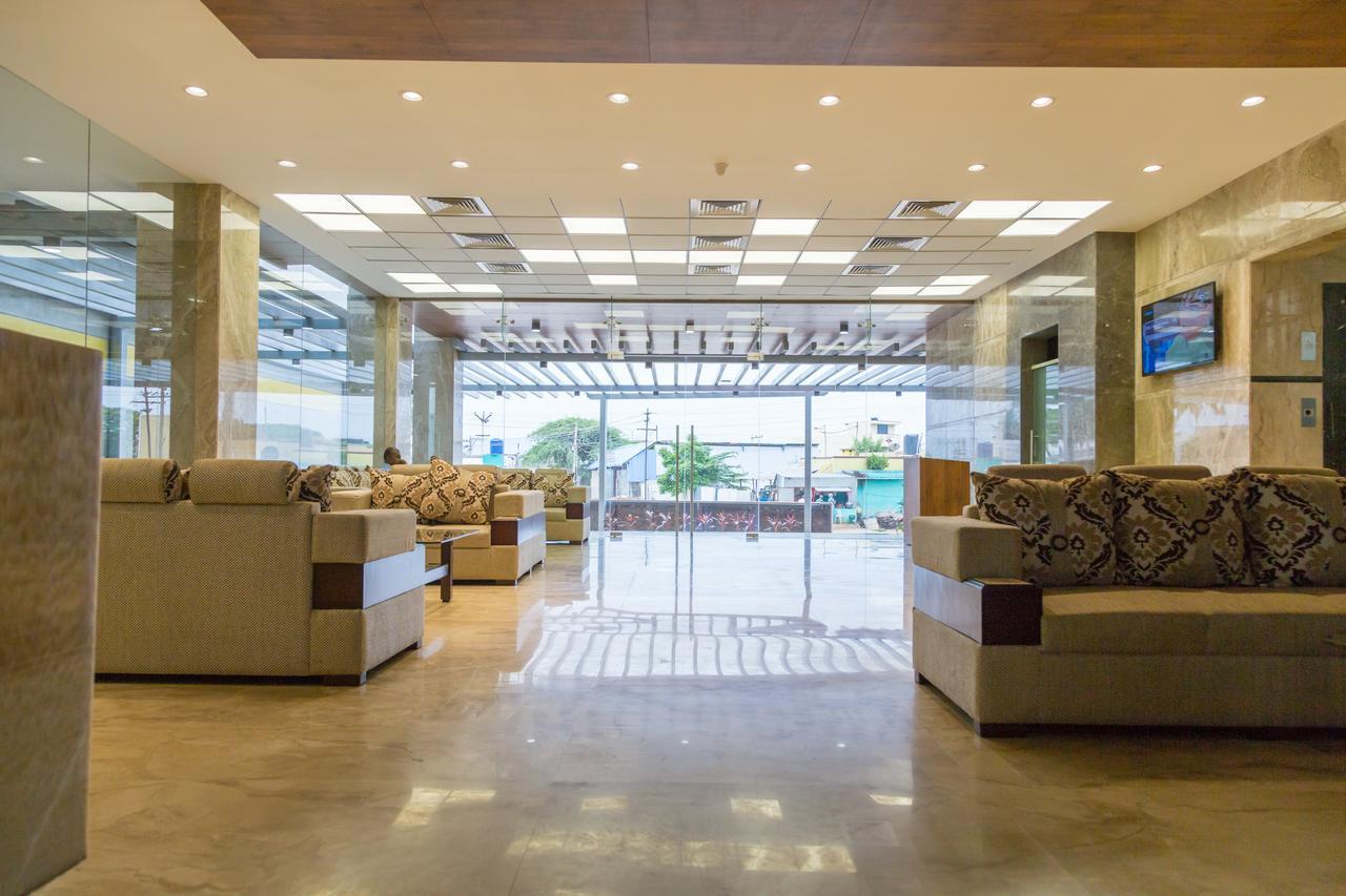 Hotel Hills Tirupattur Tiruppatur Eksteriør bilde